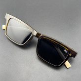 فریم عینک طبی ویفرر (Wayfarer) آلبرت وگ مدل CG-7703-C526-P97 Polarized Double Switch مناسب برای انواع صورت به همراه کاور آفتابی