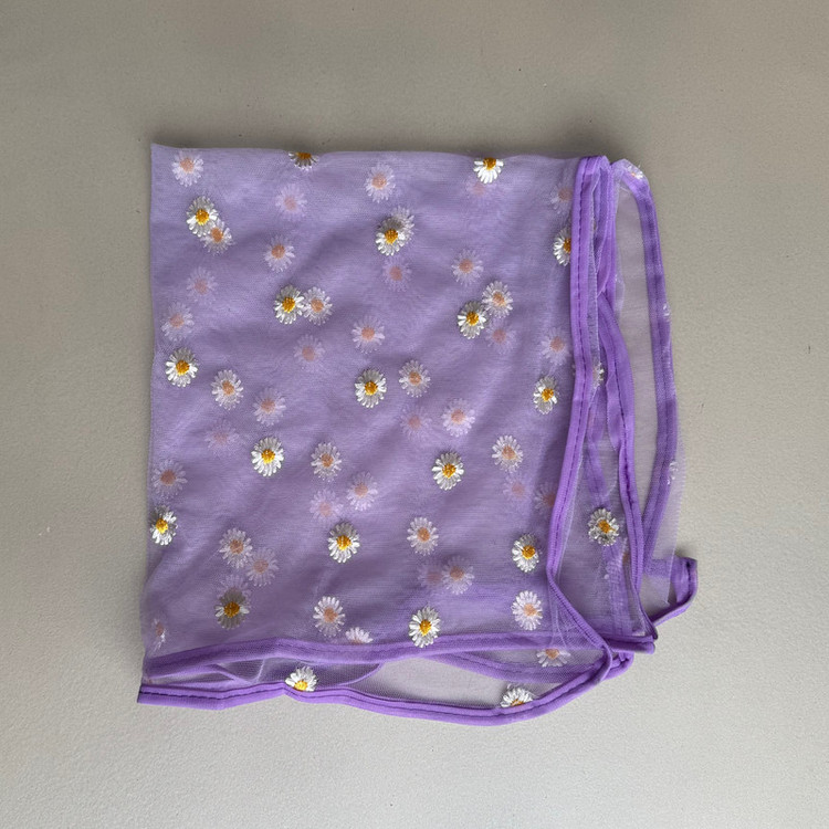 روسری زنانه مدل توری گل بابونه ای کد 60