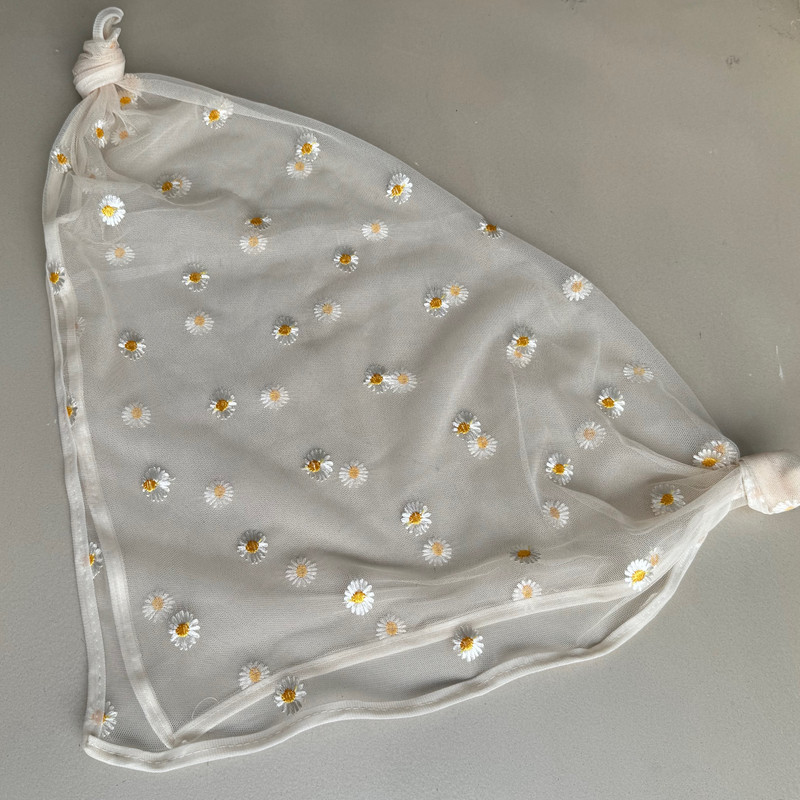 روسری زنانه مدل توری گل بابونه ای کد 60