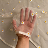 روسری زنانه مدل توری گل بابونه ای کد 60