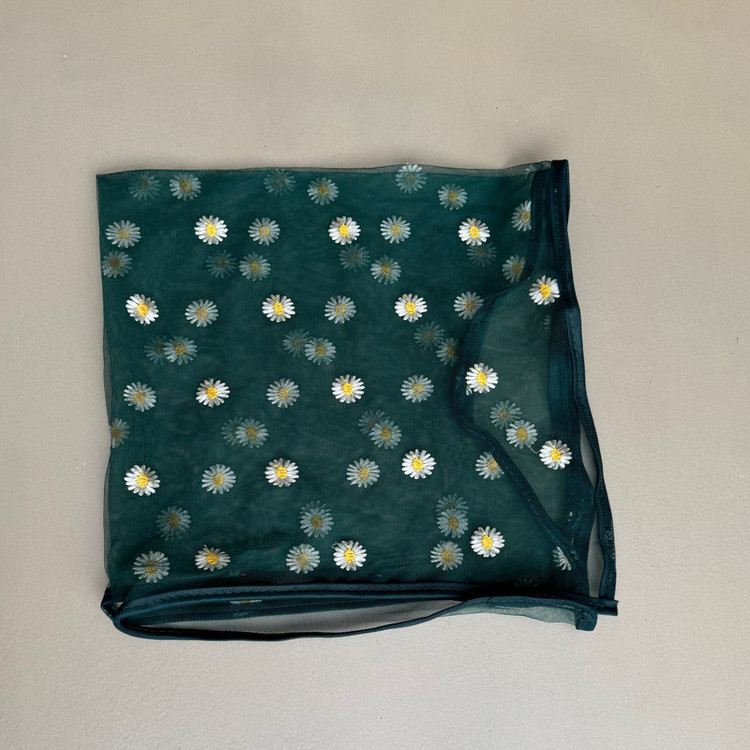 روسری زنانه مدل توری بابونه ای کد 60