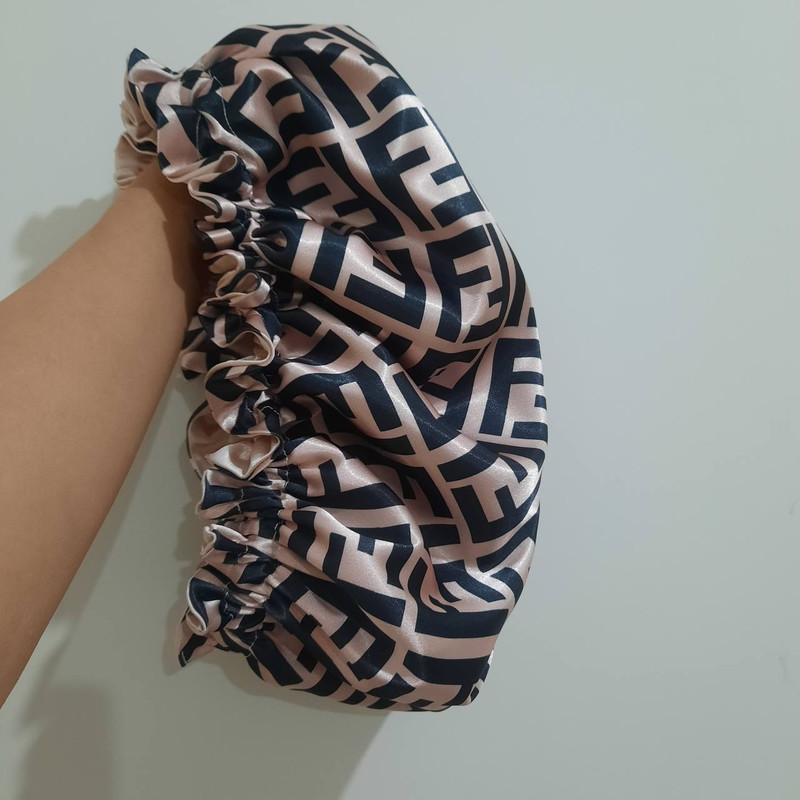 کلاه زنانه مدل ساتن ابریشم طرح نوشته