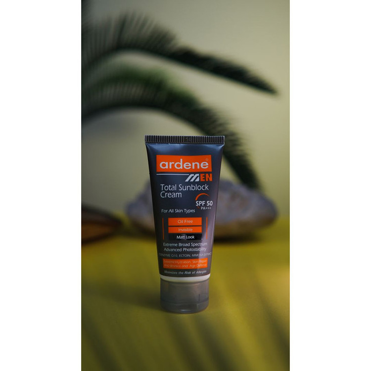 کرم ضدآفتاب بیرنگ آردن SPF50 مدل Total Sun Block مناسب انواع پوست وزن 50 گرم